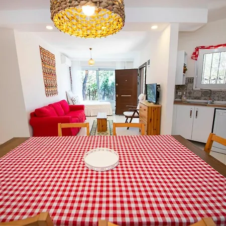Amazing House Inside A Forest With Shared Pool In Bodrum, Mugla Apartament